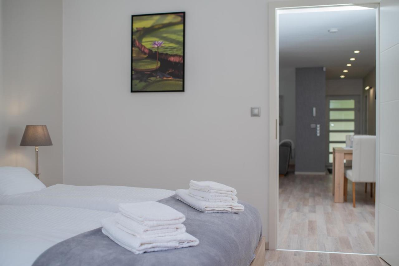 Twins Apartman Heviz Exterior photo