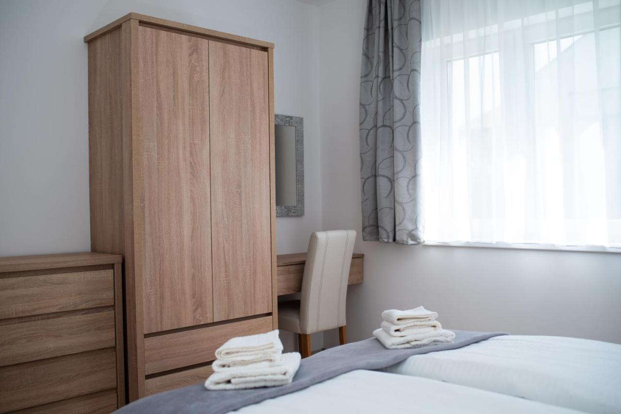 Twins Apartman Heviz Exterior photo